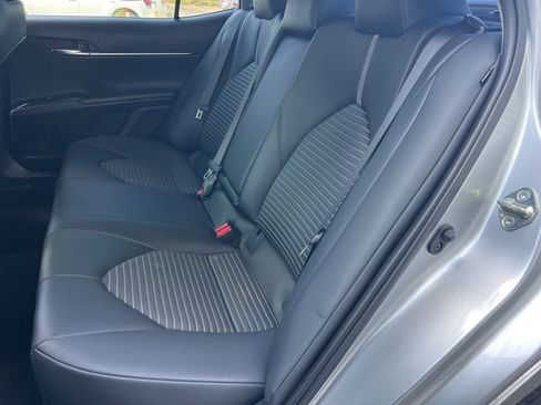 Used 2020 Toyota Camry SE FWD image 27