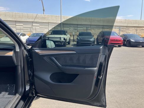 Used 2023 Tesla Model Y Performance AWD/4WD image 23