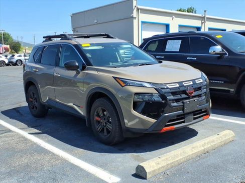 Used 2026 Nissan Rogue SV AWD/4WD image 7
