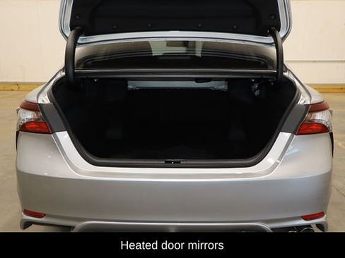 Used 2022 Toyota Camry SE image 11