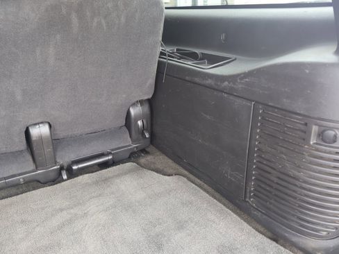 Used 2007 Chevrolet Suburban LT AWD/4WD image 35