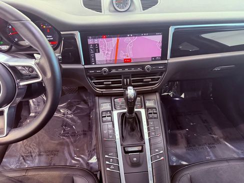 Used 2019 Porsche Macan AWD/4WD image 24