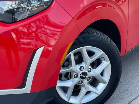 Used 2024 Kia Soul LX w/ Option Group 015 FWD image 8