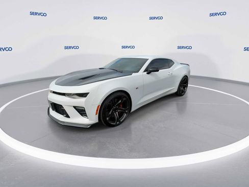 Used 2018 Chevrolet Camaro SS RWD image 4