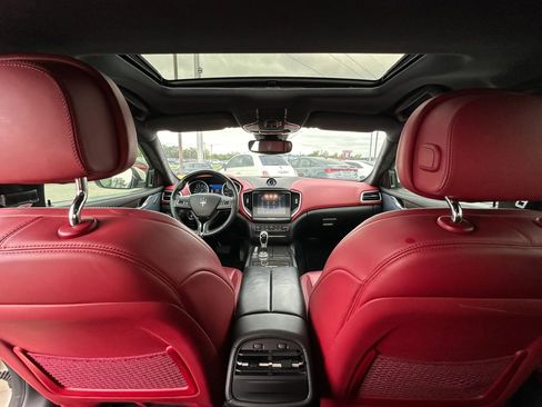Used 2018 Maserati Ghibli S GranLusso RWD image 16