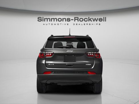 Used 2023 Jeep Compass Limited image 8