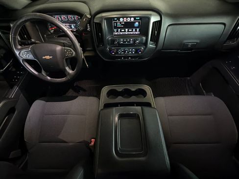 Used 2018 Chevrolet Silverado 1500 LT w/ LT Convenience Package RWD image 3