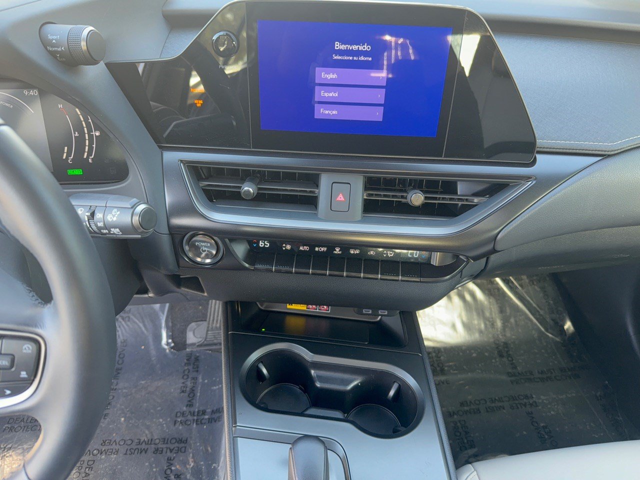 Certified 2025 Lexus UX 300h FWD w/ Accessory Package (Z2) image 23