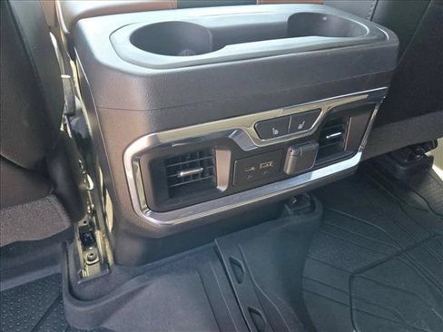 Used 2019 Chevrolet Silverado 1500 High Country w/ High Country Premium Package AWD/4WD image 19