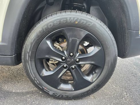 Used 2021 Jeep Compass Latitude AWD/4WD image 35