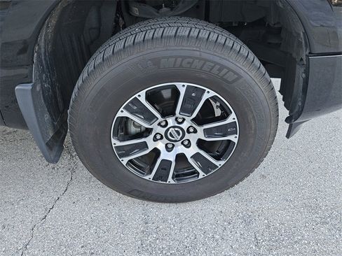 Used 2020 Nissan Titan SV w/ SV Convenience Package image 36