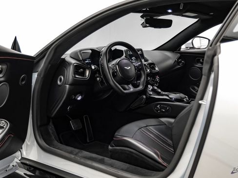 Used 2019 Aston Martin V8 Vantage Coupe RWD image 37