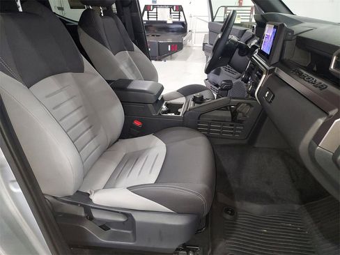 Used 2025 Toyota Tacoma TRD Off-Road image 30