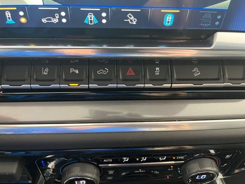 New 2026 Chevrolet Silverado 2500 High Country w/ High Country Premium Package AWD/4WD image 39
