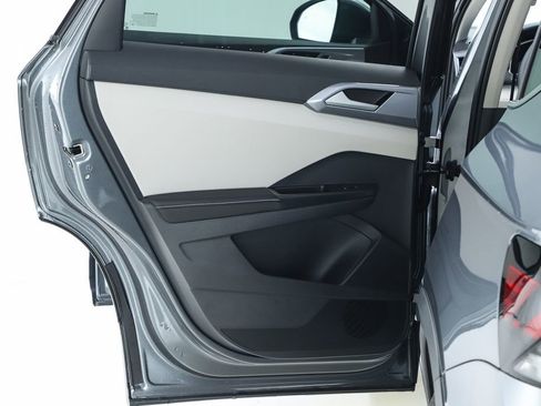 New 2025 Volkswagen Taos SEL image 17