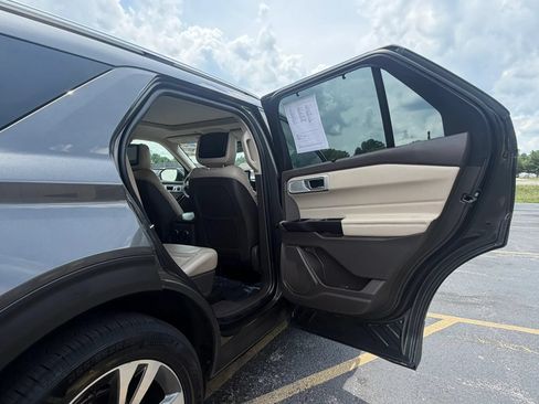 Used 2020 Ford Explorer Platinum w/ Premium Technology Package AWD/4WD image 81