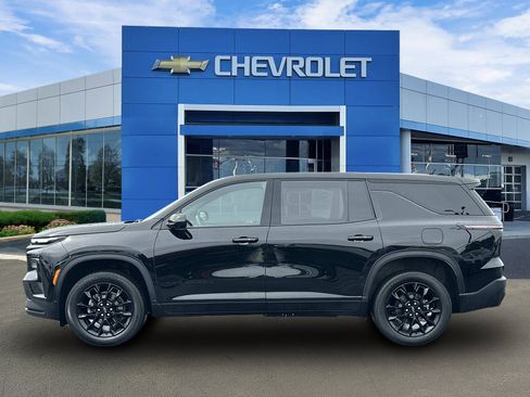 Used 2024 Chevrolet Traverse LS w/ Midnight/Sport Edition FWD image 5