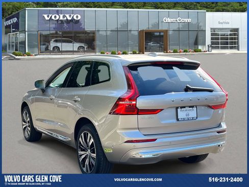 Certified 2023 Volvo XC60 T8 Plus image 4