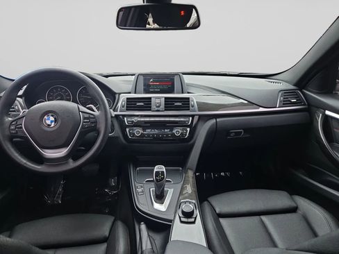 Used 2018 BMW 330i xDrive Sedan w/ Convenience Package AWD/4WD image 19