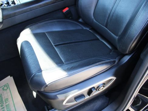 Used 2024 Jeep Wagoneer Series II w/ Flexible Seating Group AWD/4WD image 19