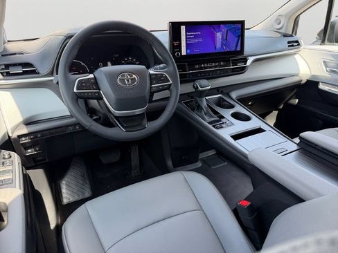 Certified 2025 Toyota Sienna XLE w/ XLE Plus Package AWD/4WD image 13