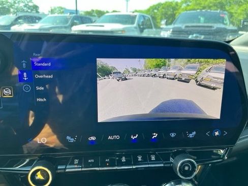 Used 2024 Chevrolet Blazer EV LT AWD/4WD image 31