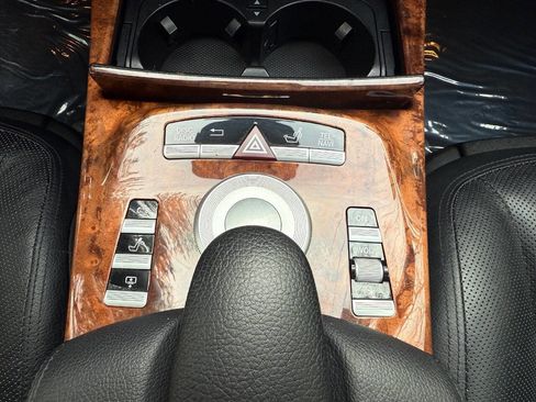 Used 2010 Mercedes-Benz S 550 4MATIC image 25