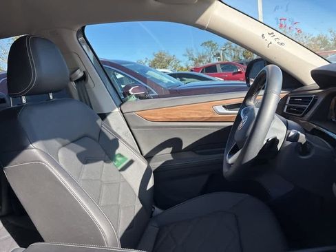 Used 2024 Volkswagen Atlas SE image 7