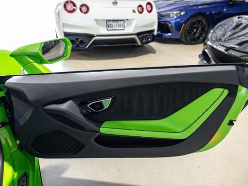 Used 2022 Lamborghini Huracan EVO RWD image 31
