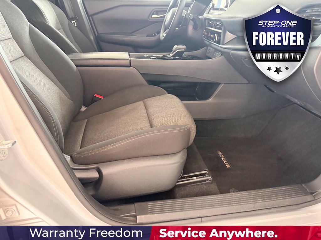 Used 2024 Nissan Rogue SV FWD image 38