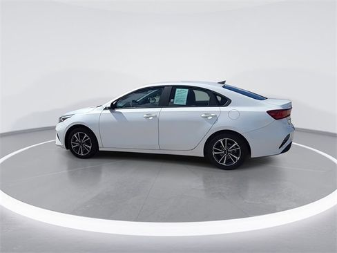 Used 2023 Kia Forte LXS image 6