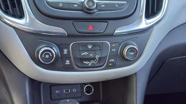 Used 2020 Chevrolet Equinox LS w/ LS Convenience Package FWD image 20