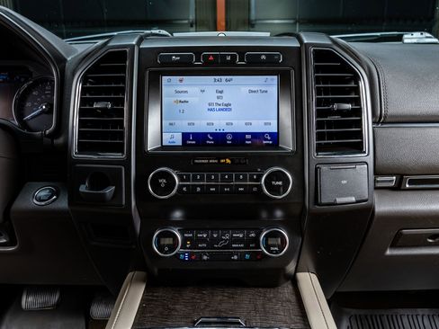 Used 2020 Ford Expedition Limited w/ Equipment Group 301A image 20