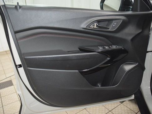 New 2026 Chevrolet Trax RS w/ Sunroof Package image 43