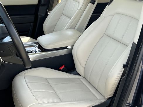 Used 2019 Land Rover Range Rover Sport HSE image 4