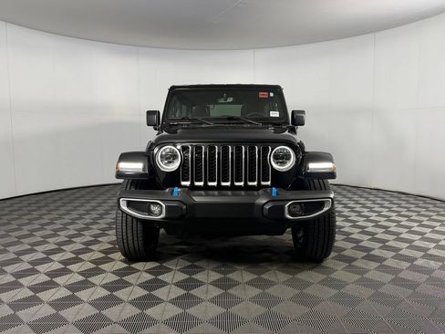 Used 2023 Jeep Wrangler Unlimited Sahara w/ Cold Weather Group AWD/4WD image 3