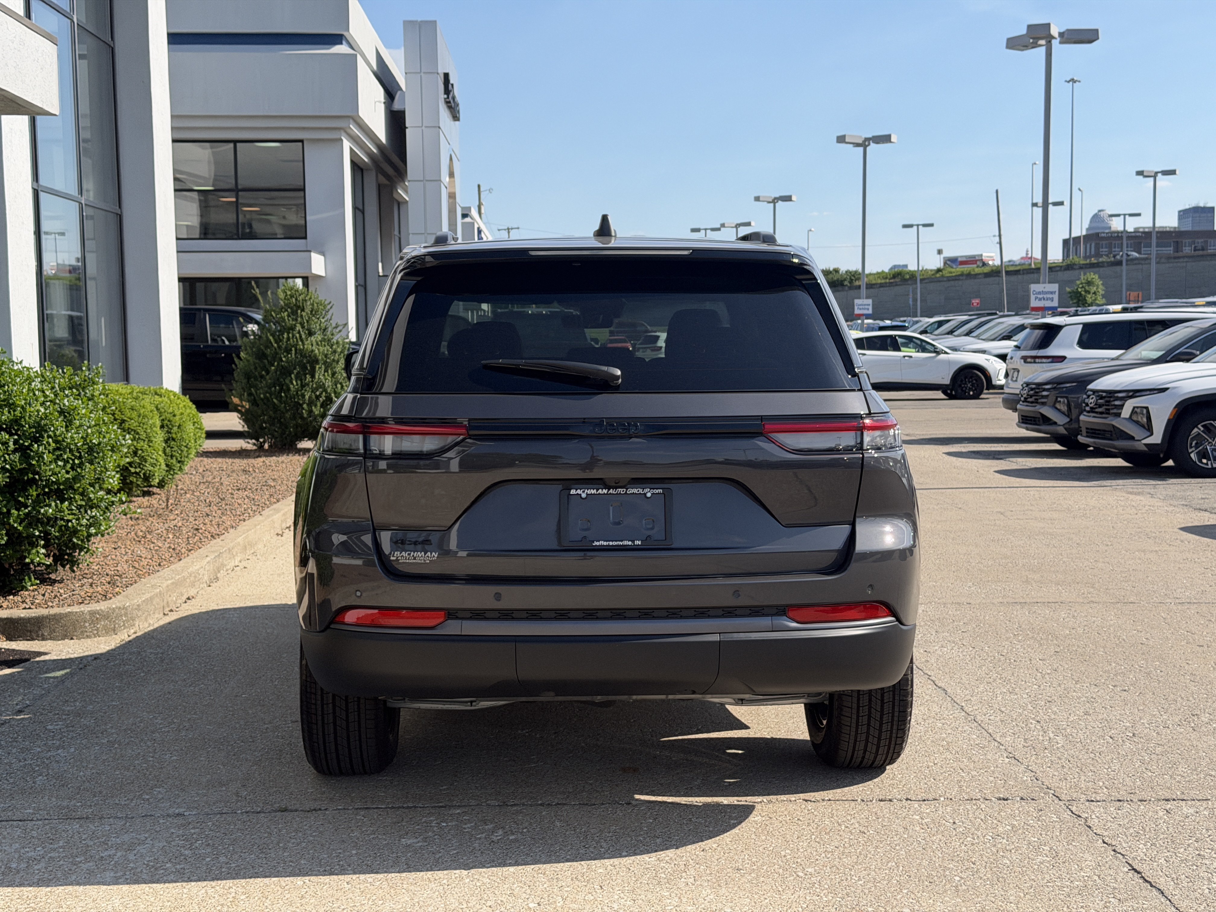 New 2026 Jeep Grand Cherokee Altitude AWD/4WD image 5