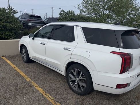 Used 2022 Hyundai Palisade Limited AWD/4WD image 2