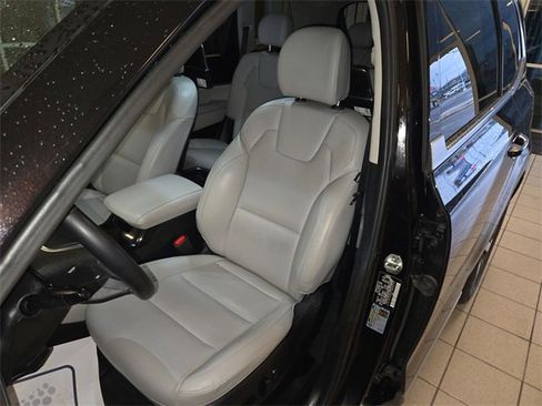 Used 2022 Kia Telluride S image 11