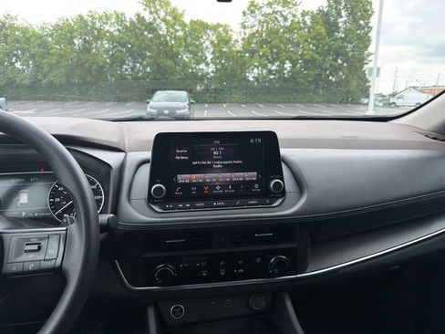 Used 2023 Nissan Rogue S FWD image 14