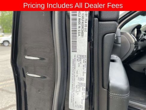 Used 2021 Jeep Grand Cherokee Laredo X AWD/4WD image 36