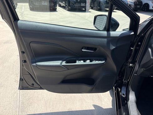 Used 2025 Nissan Versa SV FWD image 10