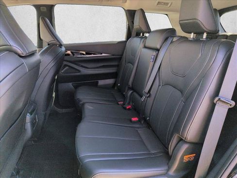 Used 2025 INFINITI QX60 Pure FWD image 15