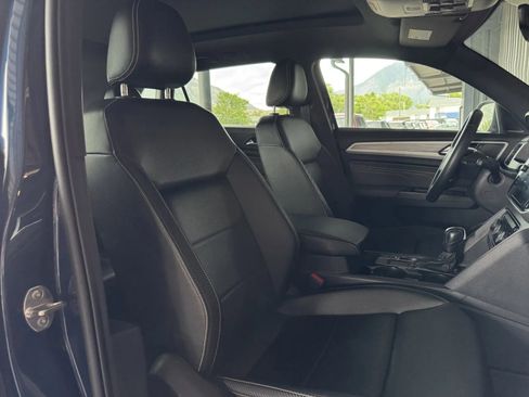 Used 2023 Volkswagen Atlas Cross Sport SE FWD image 18