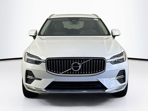 Used 2022 Volvo XC60 B5 Inscription w/ Protection Package Premier image 2