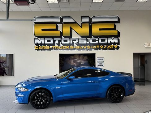Used 2019 Ford Mustang GT Premium w/ GT Performance Package RWD image 6