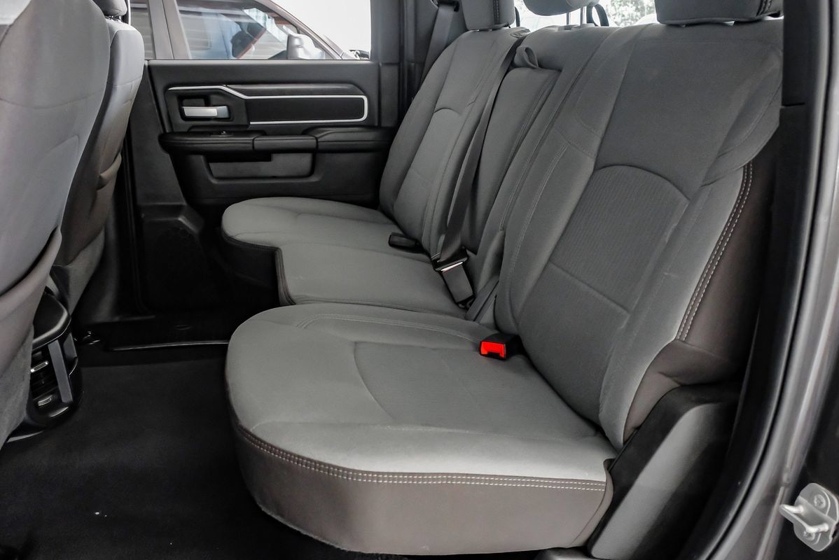 Used 2024 RAM 2500 Big Horn AWD/4WD image 39