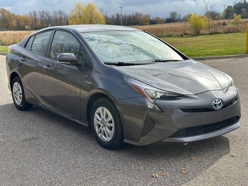 Used 2016 Toyota Prius Two image 4
