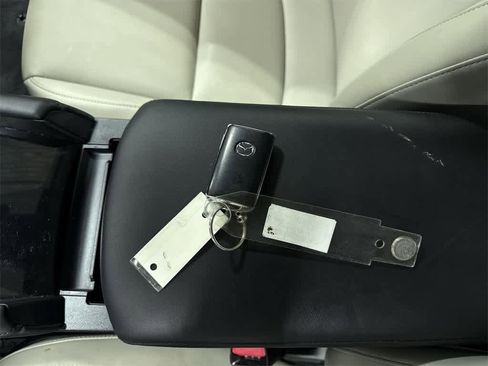 Used 2019 MAZDA MAZDA3 w/Preferred Pkg image 33