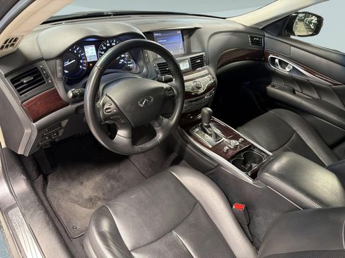 Used 2016 INFINITI Q70 L 3.7 RWD image 4